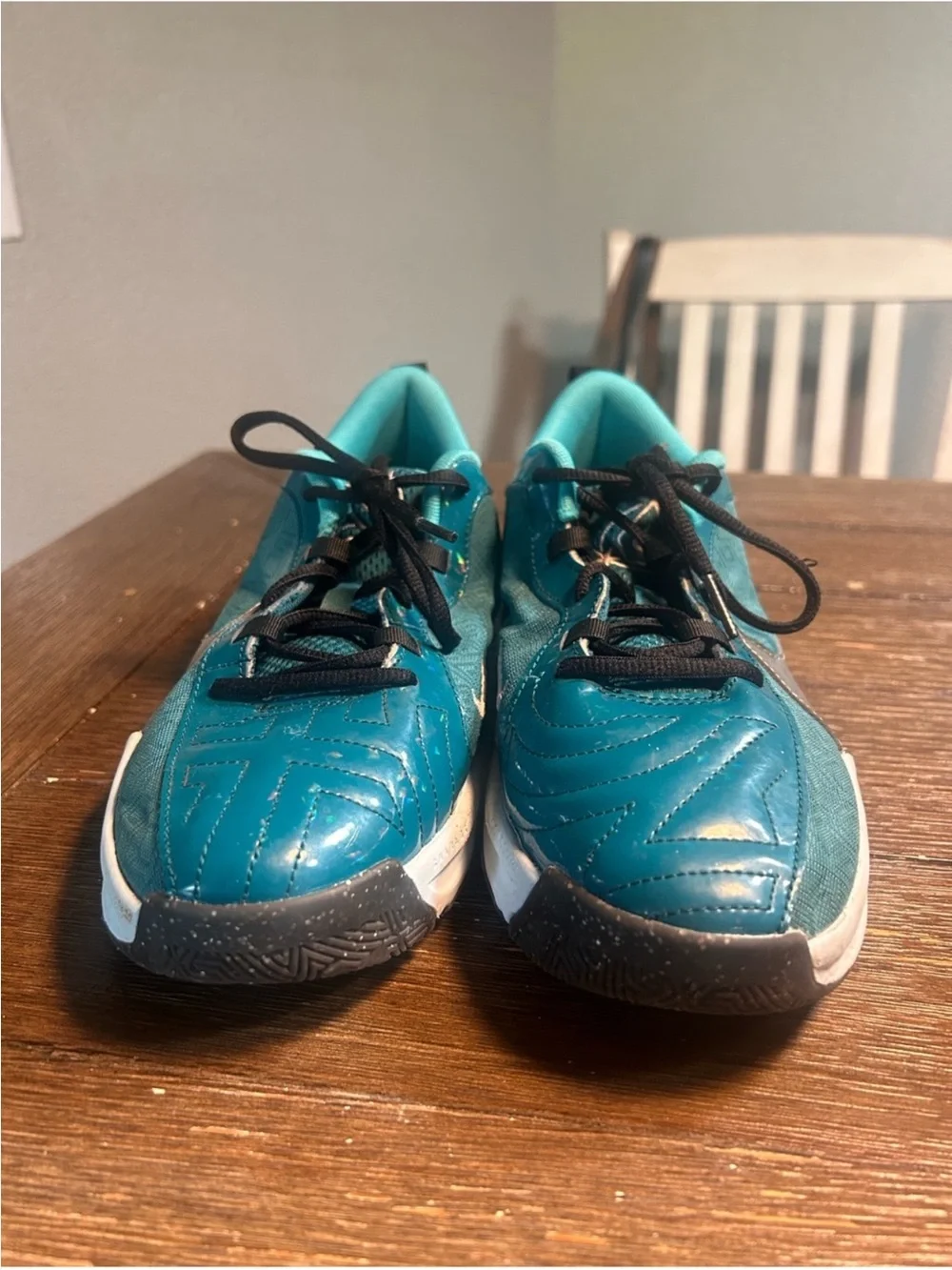 Zoom freak size 8.5 women’s